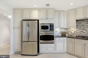 8220 Crestwood Heights Dr, McLean, VA 22102 - Photo 15