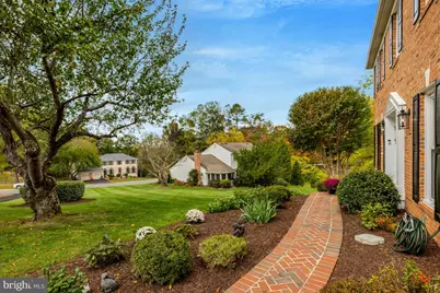 1633 Lozano Drive, Vienna, VA 22182 - Photo 9