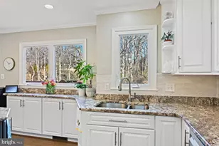 1633 Lozano Dr, Vienna, VA 22182 - Photo 43