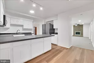 12451 Plowman, Herndon, VA 20170 - Photo 7