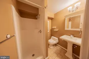 2201 Nobehar Dr, Vienna, VA 22181 - Photo 21