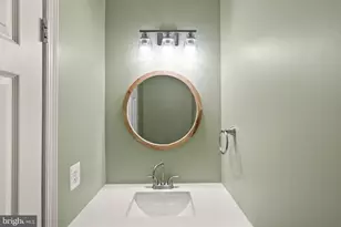 8205 Cedar Landing Ct, Alexandria, VA 22306 - Photo 15