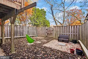 8205 Cedar Landing Ct, Alexandria, VA 22306 - Photo 37