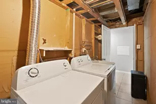 8205 Cedar Landing Ct, Alexandria, VA 22306 - Photo 35