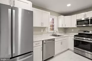 8205 Cedar Landing Ct, Alexandria, VA 22306 - Photo 5