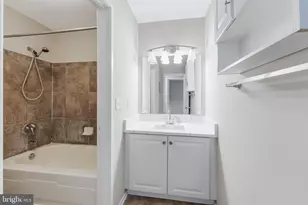 1666 Parkcrest Cir, Reston, VA 20190 - Photo 15