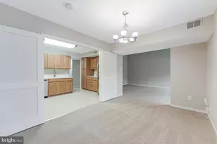 1666 Parkcrest Cir, Reston, VA 20190 - Photo 13