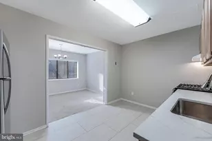 1666 Parkcrest Cir, Reston, VA 20190 - Photo 27