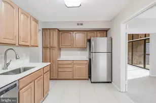 1666 Parkcrest Cir, Reston, VA 20190 - Photo 25