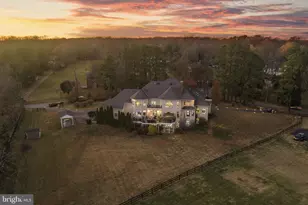 627 Walker Rd, Great Falls, VA 22066 - Photo 135