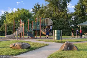 627 Walker Rd, Great Falls, VA 22066 - Photo 145