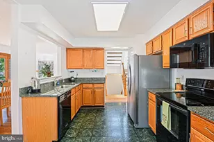 13481 Lake Shore Dr, Herndon, VA 20171 - Photo 15