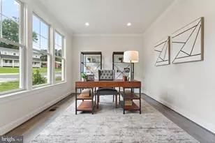 420 Holmes Dr NW, Vienna, VA 22180 - Photo 3