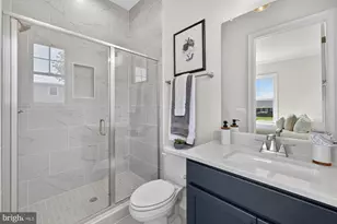 8902 Higdon Dr, Vienna, VA 22182 - Photo 11