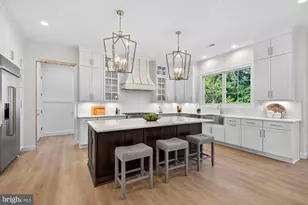 8902 Higdon Dr, Vienna, VA 22182 - Photo 21