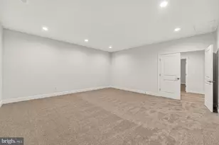 9928 Woodrow St, Vienna, VA 22181 - Photo 95