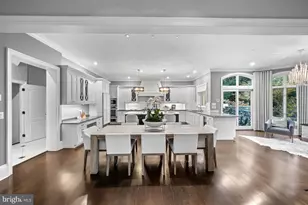 8305 Fox Haven Dr, McLean, VA 22102 - Photo 25