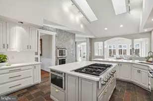 2007 Spring Branch Dr, Vienna, VA 22181 - Photo 27