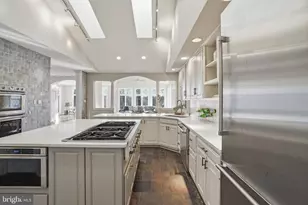 2007 Spring Branch Dr, Vienna, VA 22181 - Photo 29