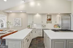 2007 Spring Branch Dr, Vienna, VA 22181 - Photo 25