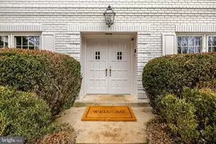 8801 Lynnhurst Dr, Fairfax, VA 22031 - Photo 3