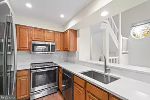 7006 Ellingham Cir, Alexandria, VA 22315 - Photo 5