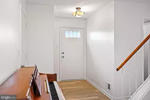 12807 Scranton Ct, Herndon, VA 20170 - Photo 3