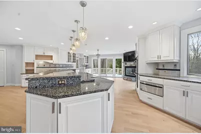 10701 Sycamore Springs Lane, Great Falls, VA 22066 - Photo 5