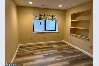 10701 Sycamore Springs Lane, Great Falls, VA 22066 - Photo 17