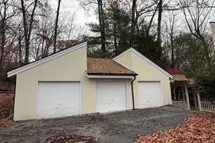 10701 Sycamore Springs Ln, Great Falls, VA 22066 - Photo 21