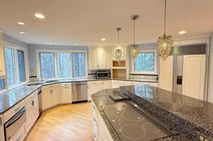 10701 Sycamore Springs Ln, Great Falls, VA 22066 - Photo 3