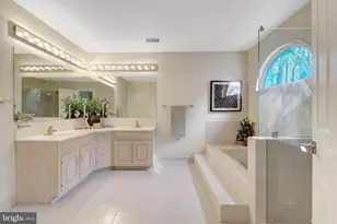 8607 Cherry Dr, Fairfax, VA 22031 - Photo 51