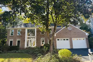 8607 Cherry Dr, Fairfax, VA 22031 - Photo 3