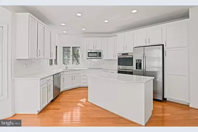 9927 Miles Stone Court, Vienna, VA 22181 - Photo 3