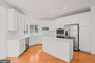 9927 Miles Stone Ct, Vienna, VA 22181 - Photo 3