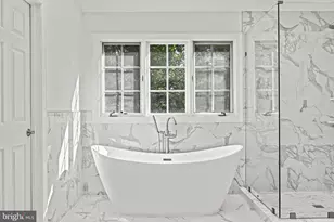 9927 Miles Stone Ct, Vienna, VA 22181 - Photo 31