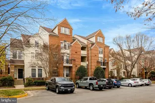 1334 Garden Wall Cir, Reston, VA 20194 - Photo 13