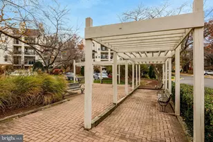 1334 Garden Wall Cir, Reston, VA 20194 - Photo 15