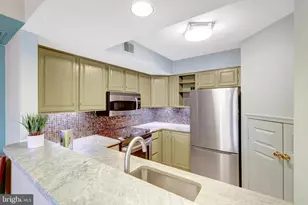 1334 Garden Wall Cir, Reston, VA 20194 - Photo 11