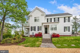 1031 Pine Hill Rd, McLean, VA 22101 - Photo 3