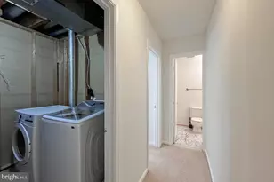 3350 Oakshade Ct, Fairfax, VA 22033 - Photo 19