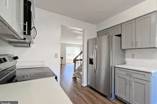 3350 Oakshade Ct, Fairfax, VA 22033 - Photo 11