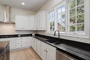 904 Locust St, Herndon, VA 20170 - Photo 15