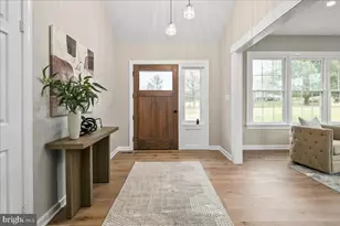 353 Gallop Wood Pl, Great Falls, VA 22066 - Photo 5