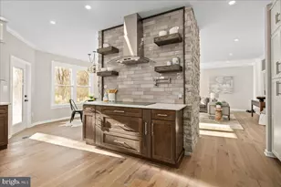 353 Gallop Wood Pl, Great Falls, VA 22066 - Photo 25
