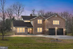 353 Gallop Wood Pl, Great Falls, VA 22066 - Photo 1