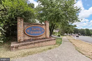 7594 Woodstown Dr, Springfield, VA 22153 - Photo 3