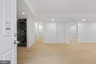 8728 Old Courthouse Rd, Vienna, VA 22182 - Photo 5