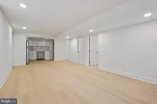 8728 Old Courthouse Rd, Vienna, VA 22182 - Photo 11