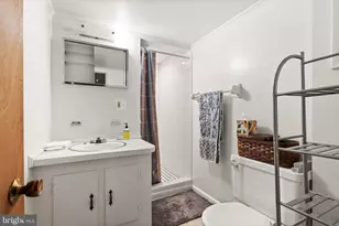 1412 Patrick Cir SW, Vienna, VA 22180 - Photo 27